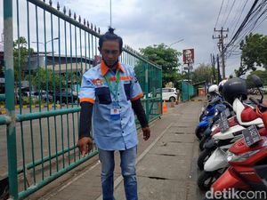 Tak Tamat SD, Jukir yang Kembalikan Rp 24 Juta Belajar Jujur dari Ortu Tak Tamat SD, Jukir yang Kembalikan Rp 24 Juta Belajar Jujur dari Ortu