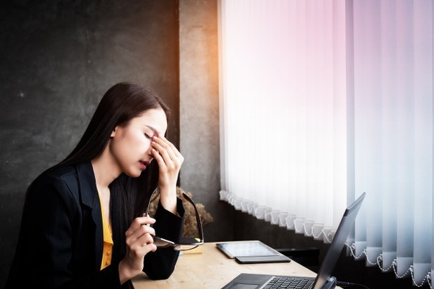 Istirahatkan mata dari paparan layar.