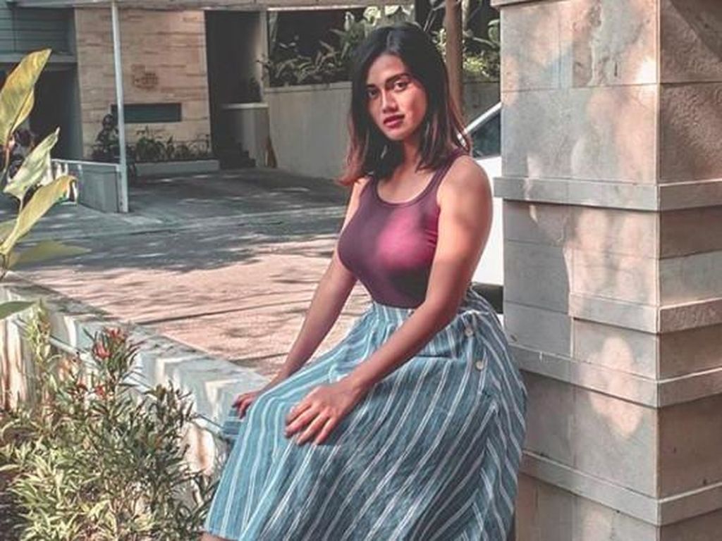 Selebgram Jess Amalia yang Nggak Kalah Seksi Selebgram Jess Amalia yang Nggak Kalah Seksi