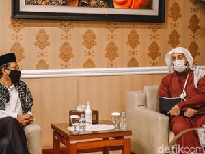 Mahfud Md Terima Kunjungan Syekh Ali Jaber, Ini yang Dibahas Mahfud Md Terima Kunjungan Syekh Ali Jaber, Ini yang Dibahas