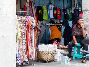 Pedagang Pasar Baru Terkena Imbas Penutupan Jalan Otista-Suniaraja