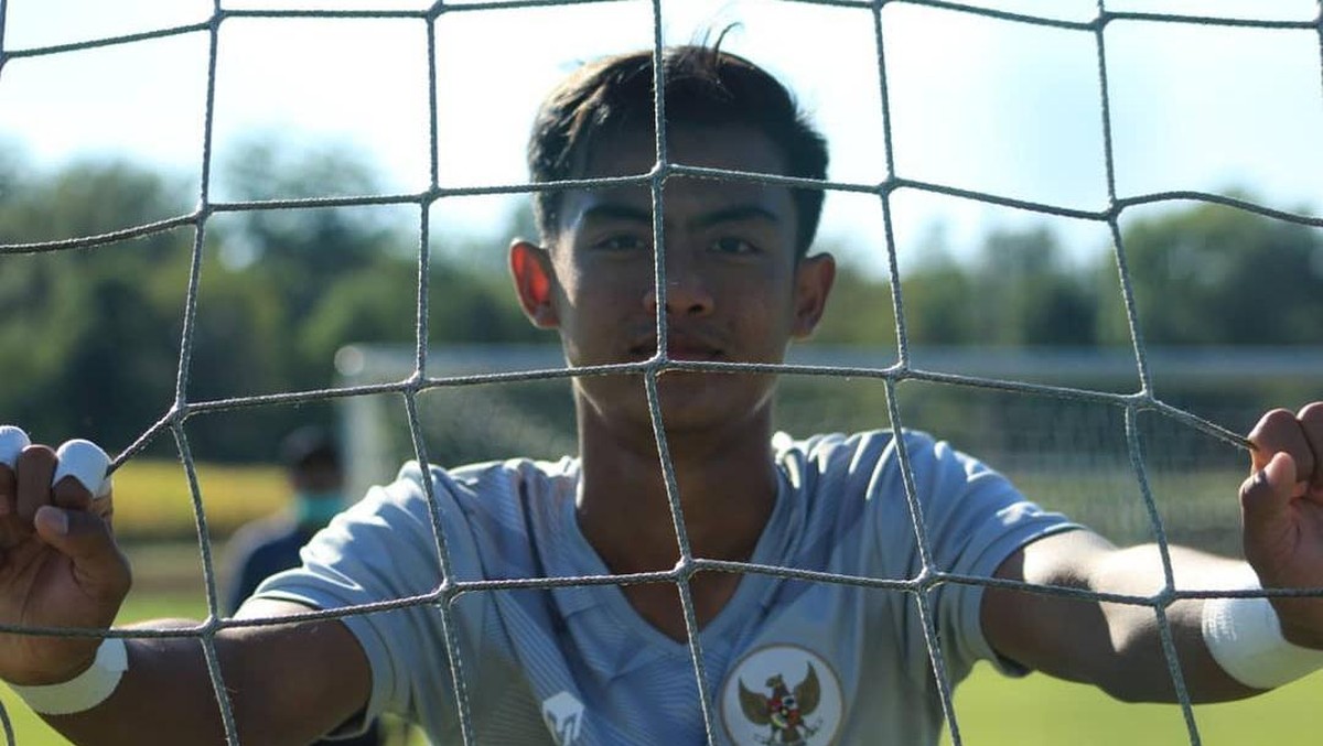 Pratama Arhan menunjukkan kualitas lemparannya. (Foto: dok. PSSI)