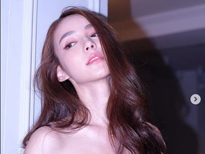 8 Foto Rinrada Yoshi, Aktris Transgender yang Lebih Cantik dari Wanita Asli