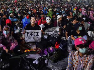 Massa Pro-Demokrasi Gelar Unjuk Rasa, Tuntut PM Thailand Mundur Massa Pro-Demokrasi Gelar Unjuk Rasa, Tuntut PM Thailand Mundur