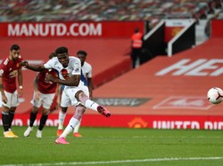 Evra Puji Zaha, Juga Sebut Asmaranya sama Anak Mantan Manajer MU