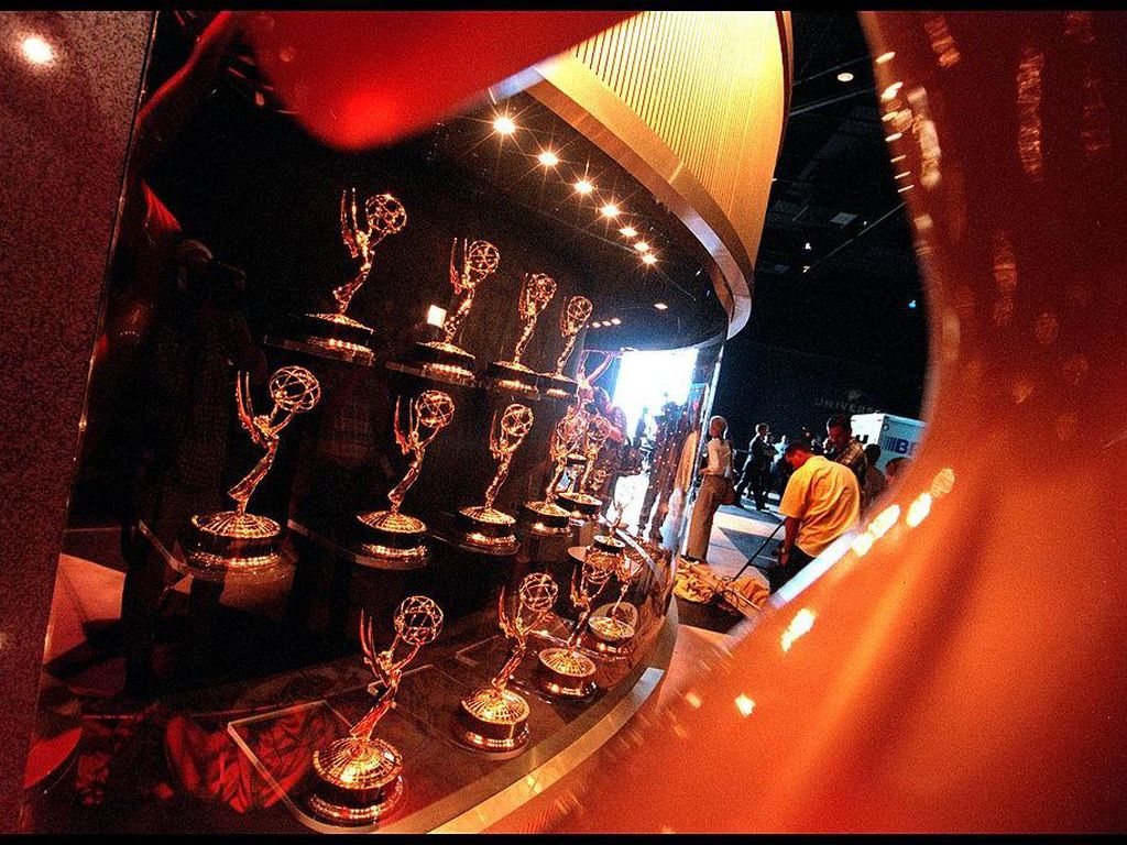 The Crown Menang Besar, Ini Daftar Pemenang Emmy Awards 2021 The Crown Menang Besar, Ini Daftar Pemenang Emmy Awards 2021