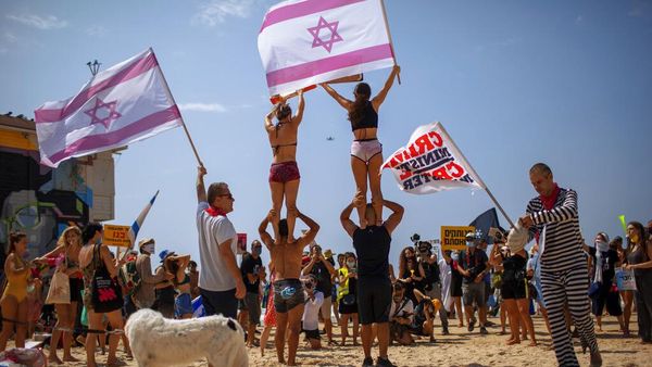 Aksi Warga Israel Demo di Pantai Tolak Lockdown Jilid 2