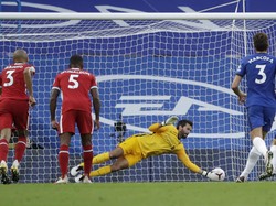 Alisson Jinakkan Penalti Jorginho yang Mematikan