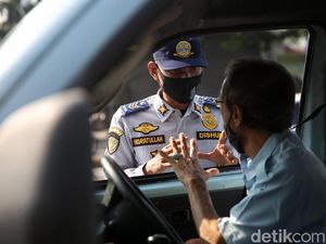 Begini Pengaturan Duduk di Angkot saat PSBB Ketat Begini Pengaturan Duduk di Angkot saat PSBB Ketat