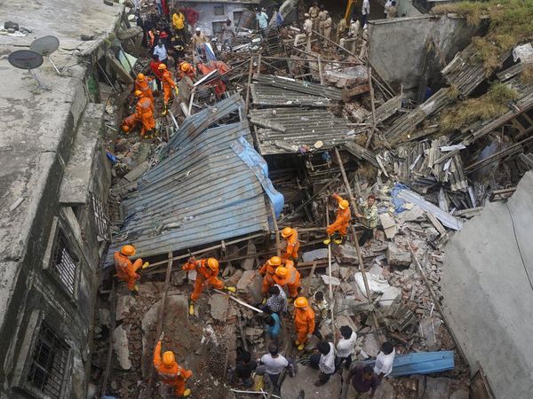 Bangunan Runtuh Tewaskan 10 Orang di India, Evakuasi Terus Berlanjut