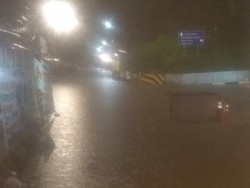 Jakarta Diguyur Hujan, Underpass Karet Bivak Banjir 25 Cm