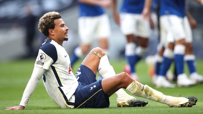 LONDON, ENGLAND - SEPTEMBER 13: Dele Alli of Tottenham Hotspur reacts during the Premier League match between Tottenham Hotspur and Everton at Tottenham Hotspur Stadium on September 13, 2020 in London, England. (Photo by Alex Pantling/Getty Images)