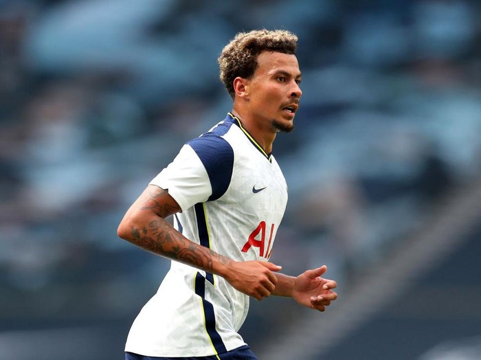 LONDON, ENGLAND - SEPTEMBER 13: Dele Alli of Tottenham Hotspur reacts during the Premier League match between Tottenham Hotspur and Everton at Tottenham Hotspur Stadium on September 13, 2020 in London, England. (Photo by Alex Pantling/Getty Images)