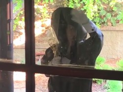 Emmy Awards di Tengah Pandemi, Panitianya Lengkap Pakai APD