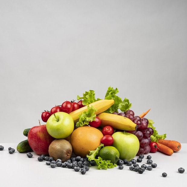 fruit and vegetables/freepik.com makan sayur dan buah