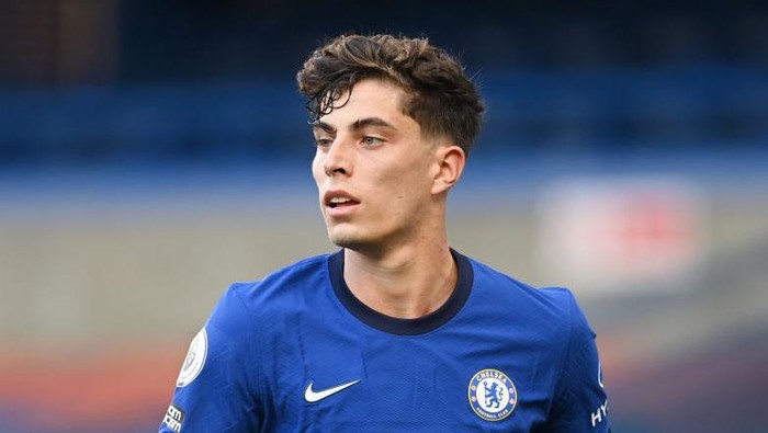 Kai Havertz LONDON, ENGLAND - SEPTEMBER 20: Kai Havertz of Chelsea looks on during the Premier League match between Chelsea and Liverpool at Stamford Bridge on September 20, 2020 in London, England. (Photo by Michael Regan/Getty Images)