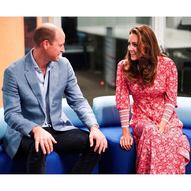 Kate Middleton dalam kunjungan ke London Bridge and Whitechapel / instagram.com (Kensington Royal) Kate Middleton menggunakan dress motif di acara kunjungan ke London Bridge and Whitechapel