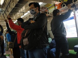 Soal Larangan Masker Scuba-Buff di KRL, Belum Semua Anker Tahu Aturannya