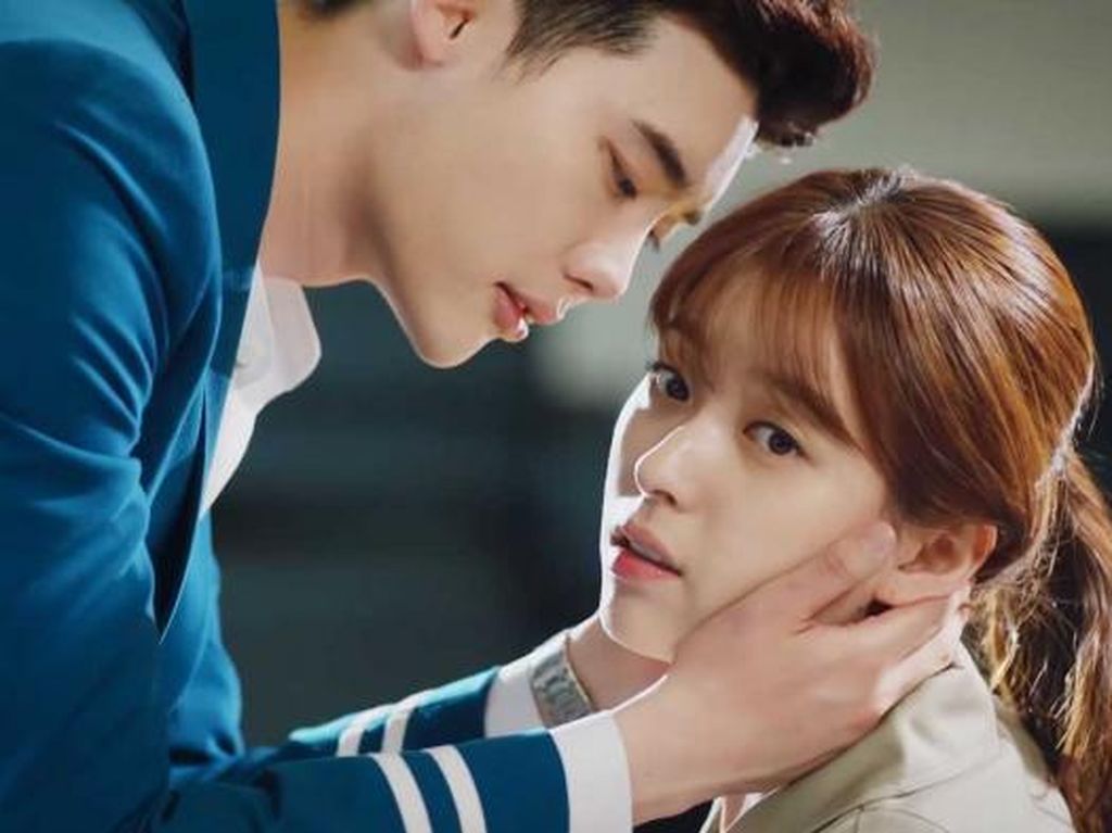 Sinopsis W-Two Worlds Episode 15 Sinopsis W-Two Worlds Episode 15