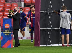 Viral Lionel Messi Sendu Sekali, Juga Tak Semangat Bawa Trofi