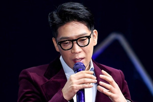 MC Mong membayar seorang dokter gigi untuk menyabut empat giginya yang sehat karena berniat mangkir dari wajib militer.