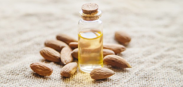 4 Manfaat Almond Oil Untuk Kulit Wajah