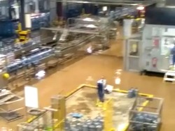 Pabrik Aqua Tutup Sementara Gegara Banjir, Resesi di Akhir September