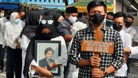 Isak Tangis Iringi Pemakaman Korban Mutilasi di Kalibata City