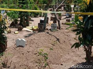 Polisi Hentikan Kasus Pencurian Kain Kafan Jenazah Ibu Muda di Jombang Polisi Hentikan Kasus Pencurian Kain Kafan Jenazah Ibu Muda di Jombang
