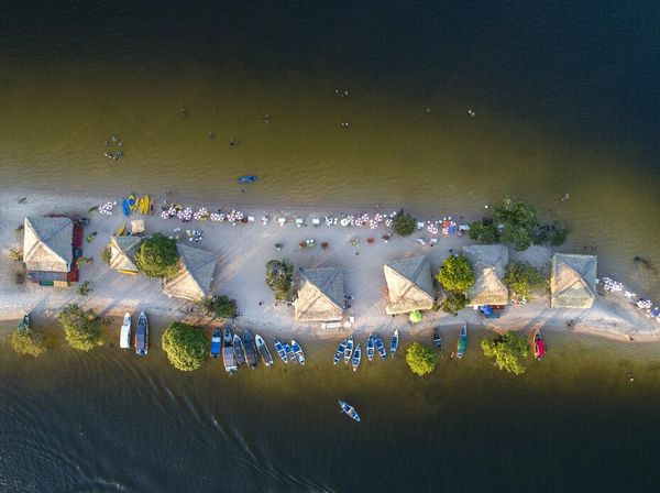 Pilu di Balik Keindahan Surga Ekowisata Kawasan Amazon
