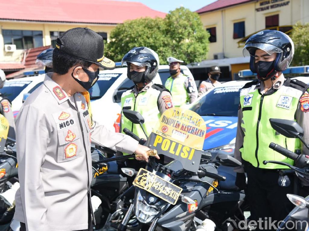 Polda Kalsel Terjunkan Tim Pedas, Pelanggar Protokol Akan Disanksi Tegas Polda Kalsel Terjunkan Tim Pedas, Pelanggar Protokol Akan Disanksi Tegas