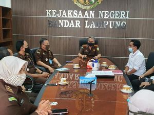 Polisi Limpahkan Berkas Perkara Penusukan Syekh Ali Jaber ke Kejaksaan Polisi Limpahkan Berkas Perkara Penusukan Syekh Ali Jaber ke Kejaksaan