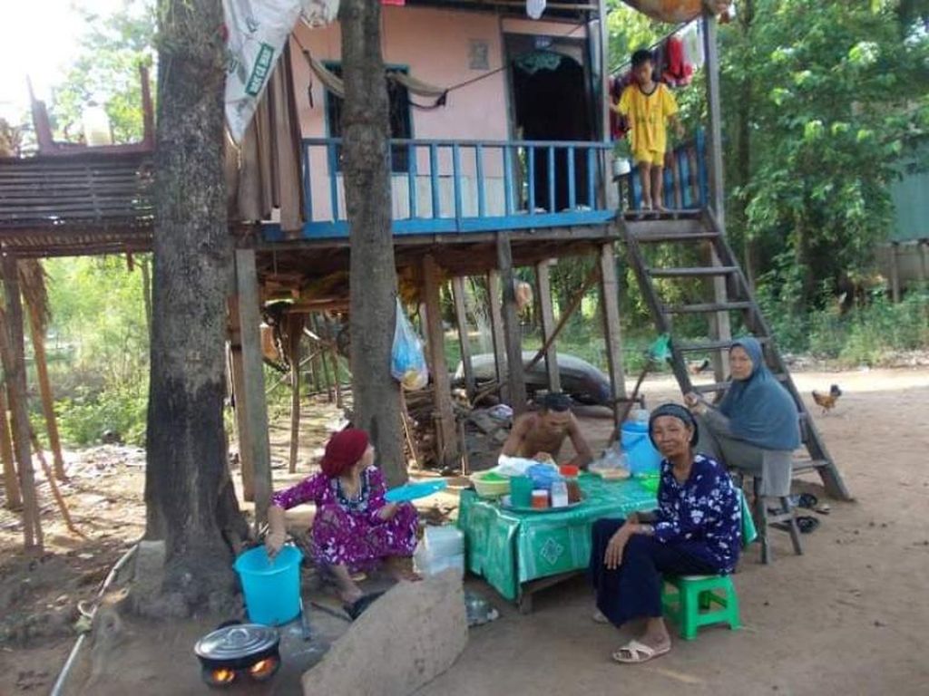 Potret Kampung Muslim di Perbatasan Vietnam dan Kamboja Potret Kampung Muslim di Perbatasan Vietnam dan Kamboja