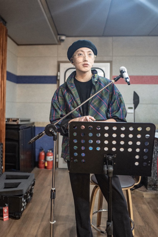 Tak hanya jadi maknae dan vokalis utama, Seungyoon juga seorang leader di grupnya.