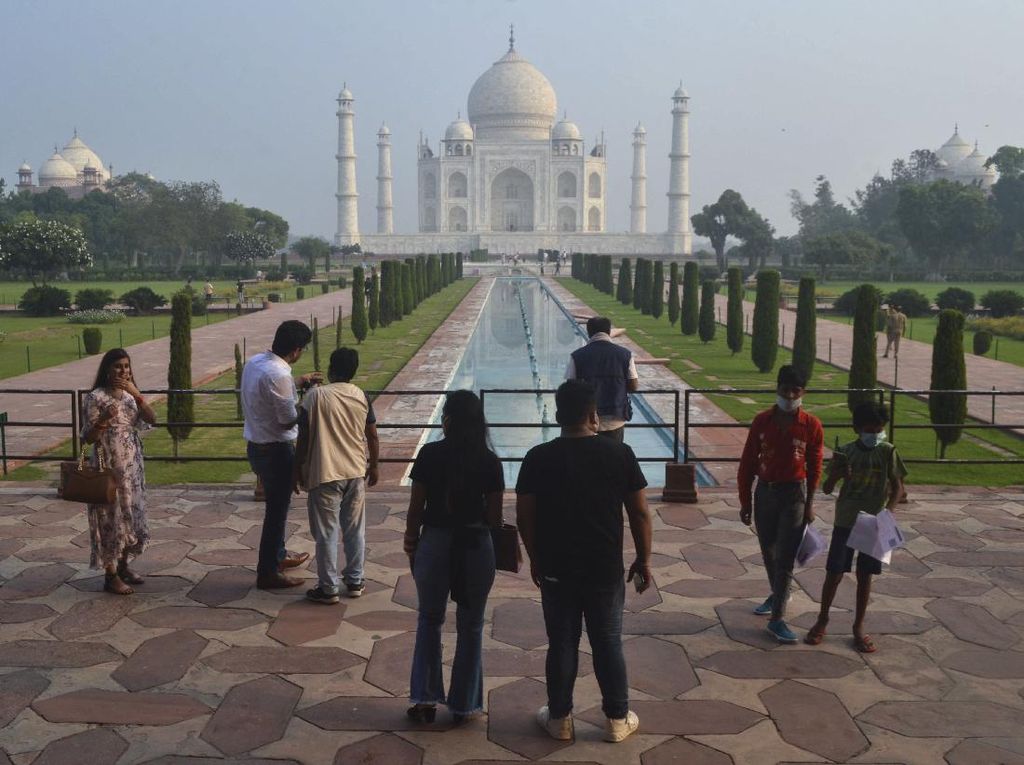 Rela Buka di Tengah Pandemi, Taj Mahal Sepi Peminat Rela Buka di Tengah Pandemi, Taj Mahal Sepi Peminat