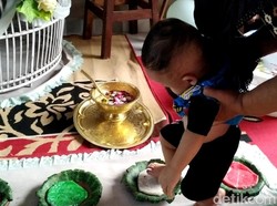 Merawat Tedhak Siten, Tradisi Ritual yang Hampir Punah di Kalangan Milenial