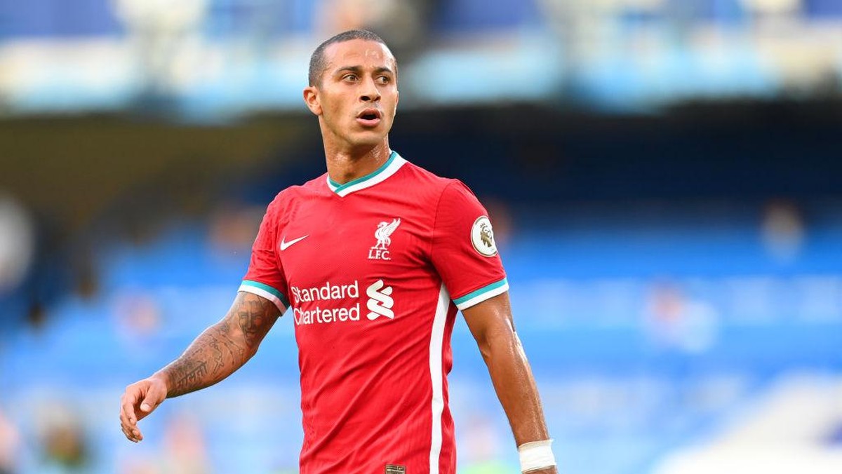 Thiago Alcantara kala menjalani debut bersama Liverpool di markas Chelsea. (Foto: Getty Images/Michael Regan)