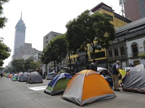 Ratusan Warga Meksiko Kemah di Jalan, Ada Apa?