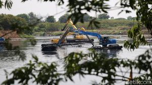 Waduk Ria Rio Dikeruk Antisipasi Musim Hujan