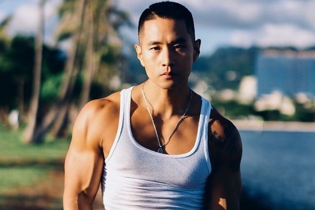 Penyanyi Korea yang terkenal di tahun 1997-2000 ini harus dideportasi dari Korea Selatan karena mengubah kewarganegaraannya agar tidak melaksanakan wajib militernya