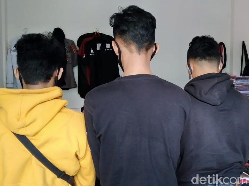 Saksi Tak Hadir, Sidang Kasus Mahasiswi Digilir 3 Pria di Makassar Ditunda Saksi Tak Hadir, Sidang Kasus Mahasiswi Digilir 3 Pria di Makassar Ditunda