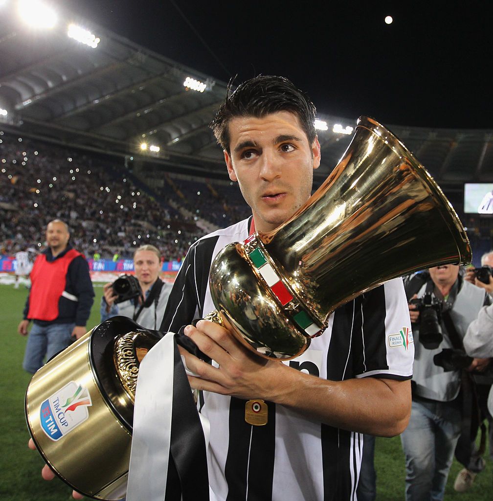 FLORENCE, ITALY - APRIL 24: Álvaro Morata of Juventus FC celebrates after scoring a goal during the Serie A match between ACF Fiorentina and Juventus FC at Stadio Artemio Franchi on April 24, 2016 in Florence, Italy.  (Photo by Gabriele Maltinti / Getty Images)