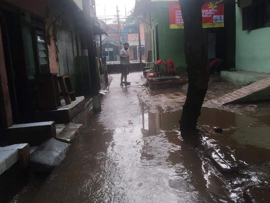 Banjir di Rawajati Jaksel Surut, Warga Mulai Kembali ke Rumah