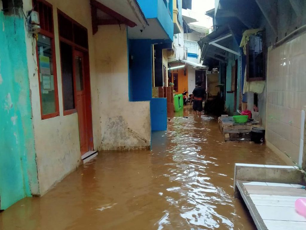 Cerita Warga Ibu Kota Kebanjiran di Tengah Wabah