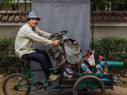 Sisi Lain Pesepeda yang Berjuang Mencari Nafkah