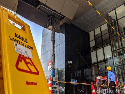 Jebol Gegara Hujan Deras, Atap Plafon di Gedung KPK Diperbaiki