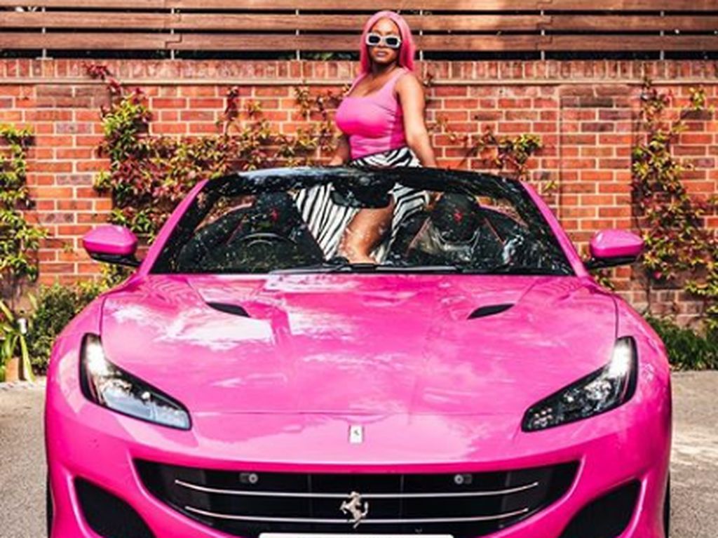 Sayang Anak, Miliarder Habiskan Rp 9,3 M Belikan Ferrari untuk Tiga Putrinya Sayang Anak, Miliarder Habiskan Rp 9,3 M Belikan Ferrari untuk Tiga Putrinya
