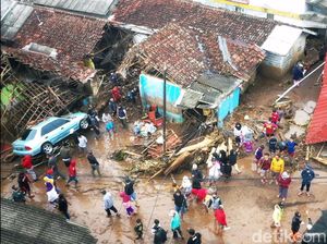 Banjir Bandang di Sukabumi, BPBD: 2 Orang Meninggal-8 Jembatan Putus Banjir Bandang di Sukabumi, BPBD: 2 Orang Meninggal-8 Jembatan Putus