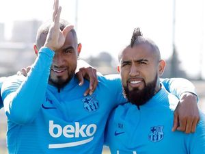 Canda Boateng ke Vidal: Kamu Salah Pilih Klub di Milan