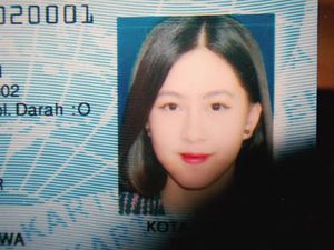 Deretan Foto KTP Artis, Ariel Tatum dan Enzy Storia Bikin Salah Fokus